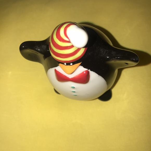 NWT Macy’s ceramic salt and pepper shakers - Picture 8 of 11